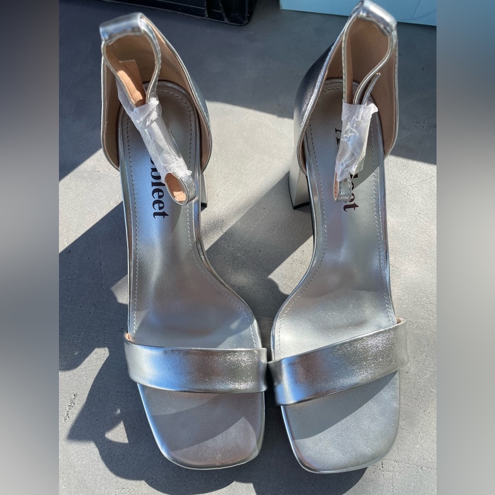 New Silver Chunky Block Heels Women's - Picture 6 of 12